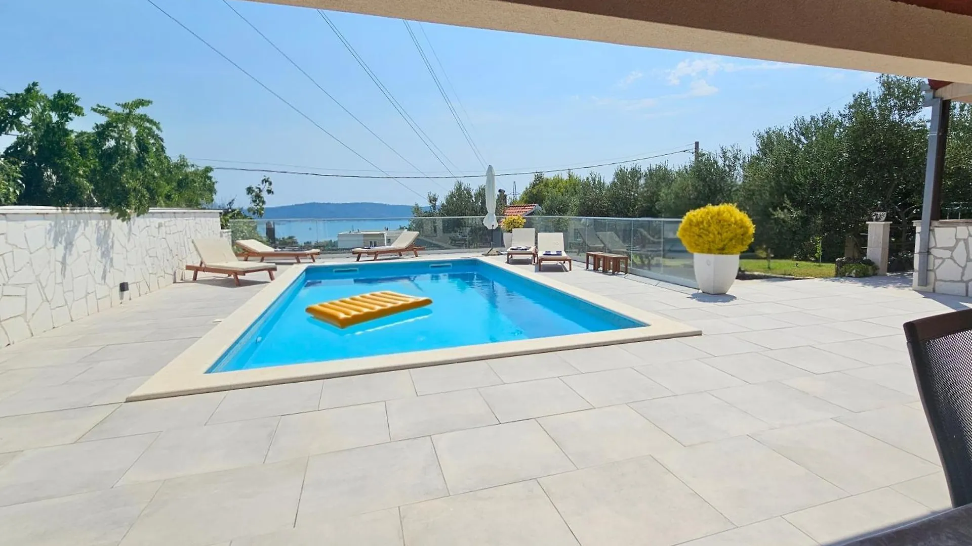 Holiday House Doris With Pool, Garden And View