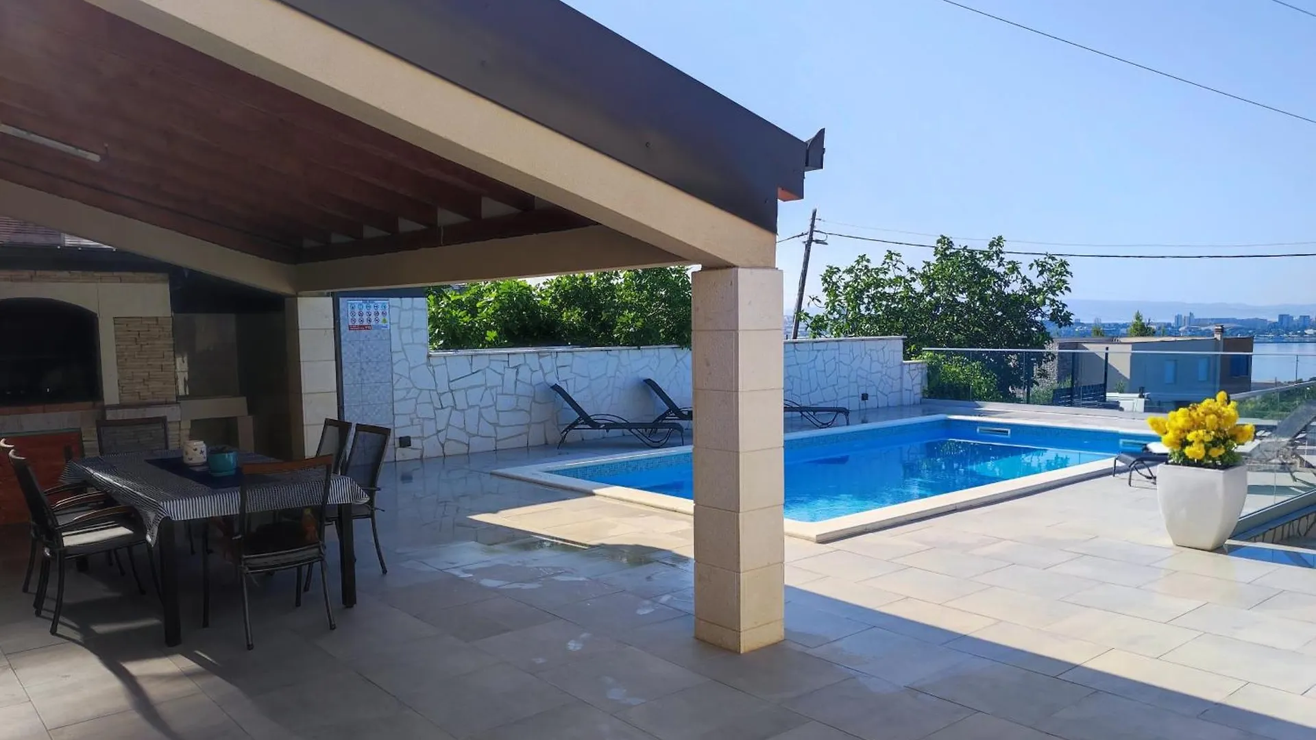 Holiday House Doris With Pool, Garden And View 0*, Kastela Croatia