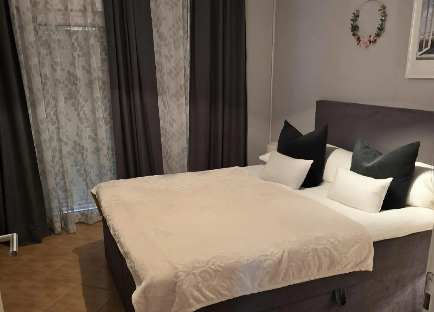 Vikendica Holiday House Doris With Pool, Garden And View
